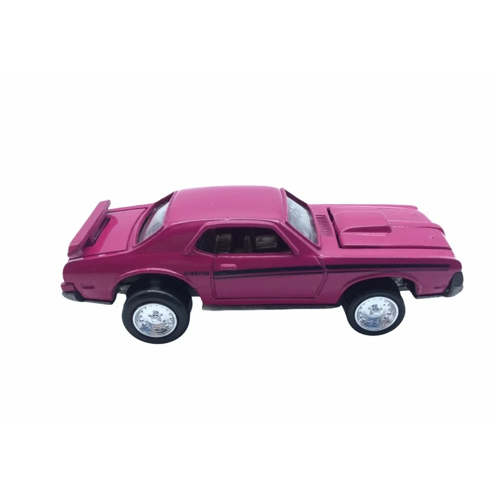 Johnny Lightning Muscle Car USA 1969 Mercury Cougar Eliminator Pink Diecast 1/64